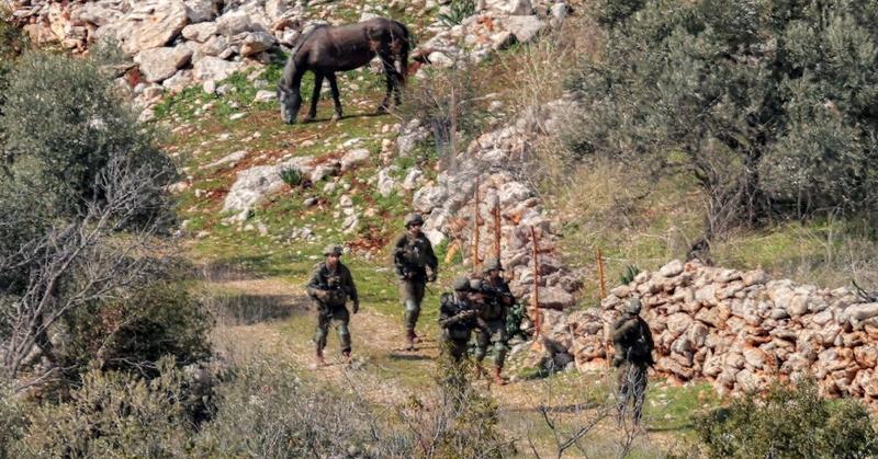 Israel pulls out of Lebanon villages, but holds five positions