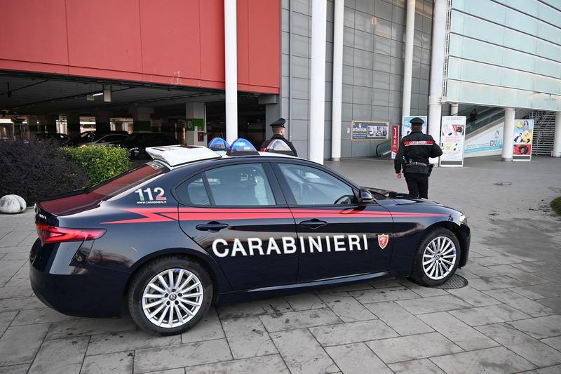 Ruba merce per centinaia di euro al supermercato di Forlì: arrestato dai carabinieri