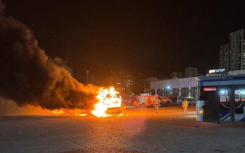 3 buses explode in Bat Yam, Holon in suspected strategically planned terror attack