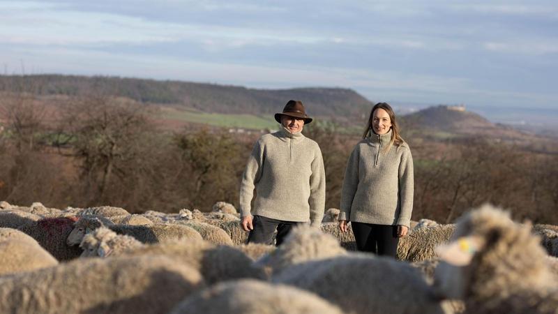 Wie zu DDR-Zeiten: Bad Sulzaer Betrieb strickt Pullover aus Thüringer Schafswolle (mit Video)