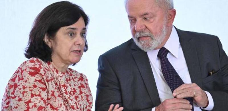 Planalto submete ministra da Saúde a um esquartejamento