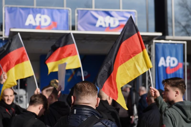 AfD-Wahlkampfabschluss in Hohenschönhausen: „Die CDU errichtet eine Brandmauer aus Kindersärgen“