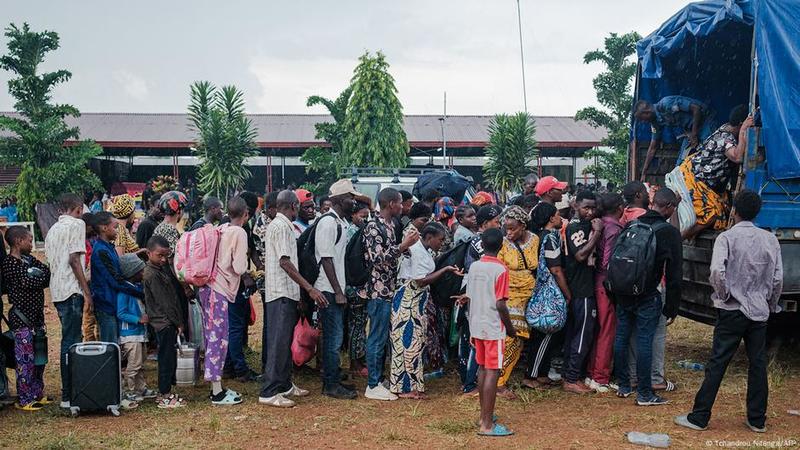 War in eastern Congo: Thousands seek refuge in Burundi