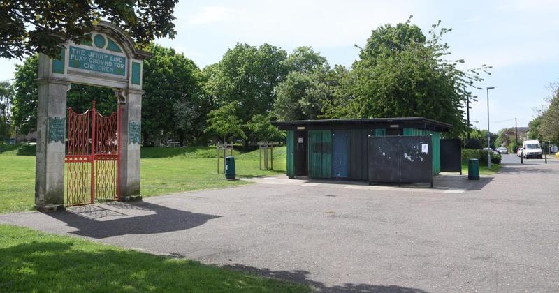 City Hall to spend £100k on reopening park toilets