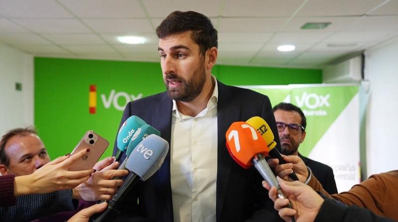 PP y Vox impiden el registro de viajeros con menores en hoteles pese al escándalo de los empresarios pederastas en Murcia