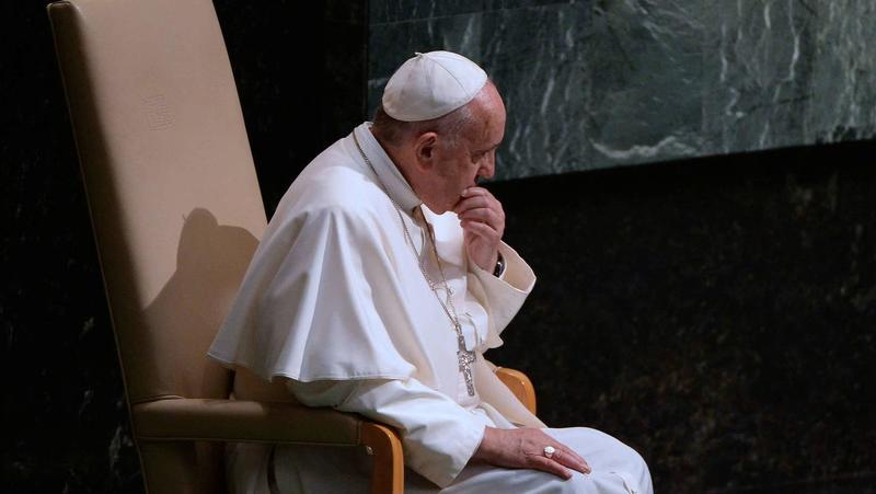 Papa Francesco: notte tranquilla dopo la crisi. Le condizioni restano critiche