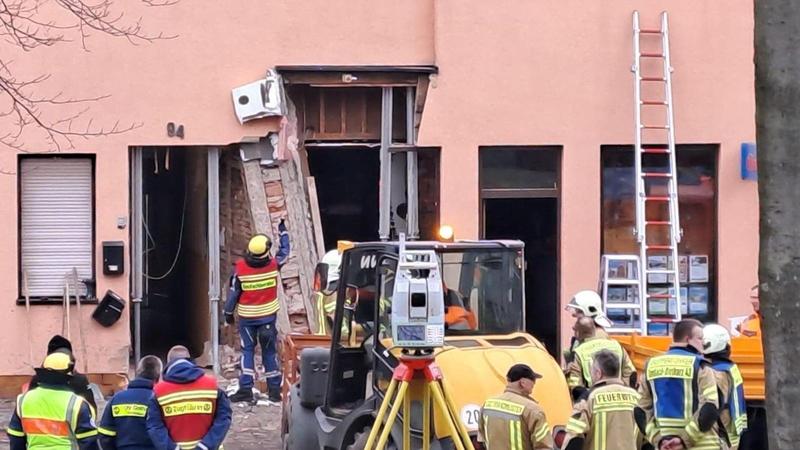 Nächtliche Autofahrt im Kreis Gotha endet in einem Reisebüro