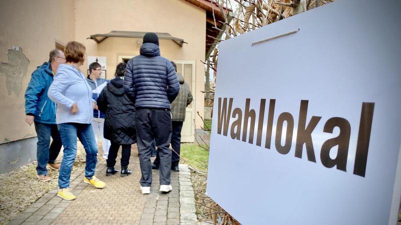 Wahl im Unstrut-Hainich-Kreis: Schlangen vor den Wahllokalen