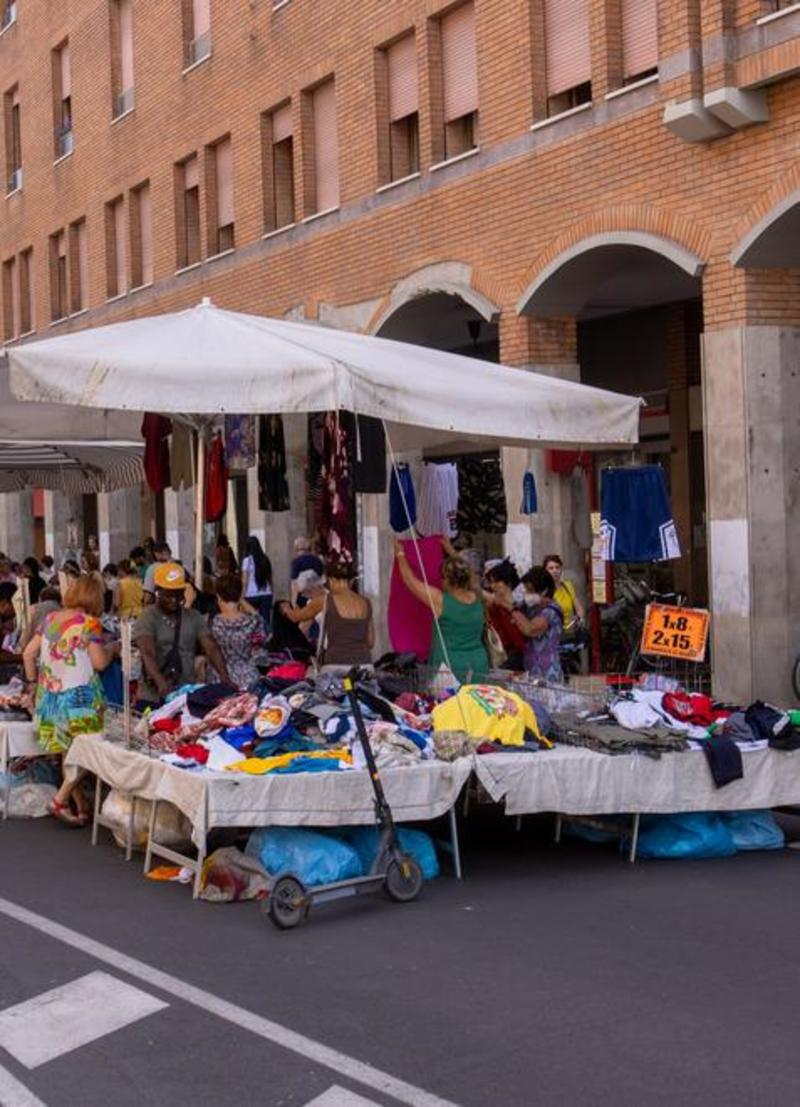 Mercati di piazza a Ferrara: stop all’usato ed esposizioni ordinate