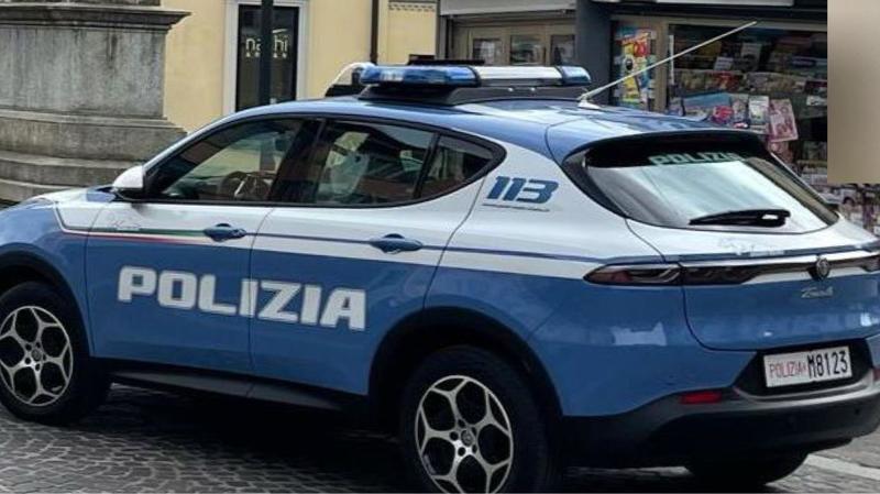 Monza, controlli di polizia in centro: trovato minorenne armato di taser