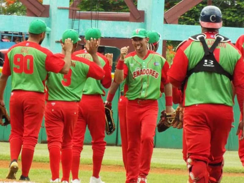 Un bache en la Liga Élite de béisbol cubano