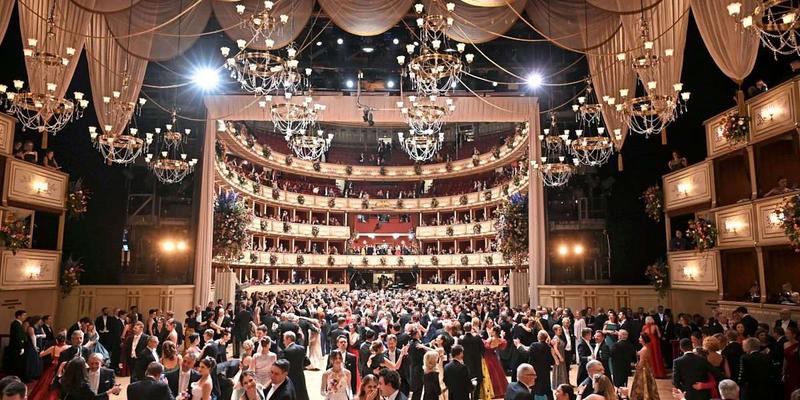 Stilübung Opernball-Nachbesprechung