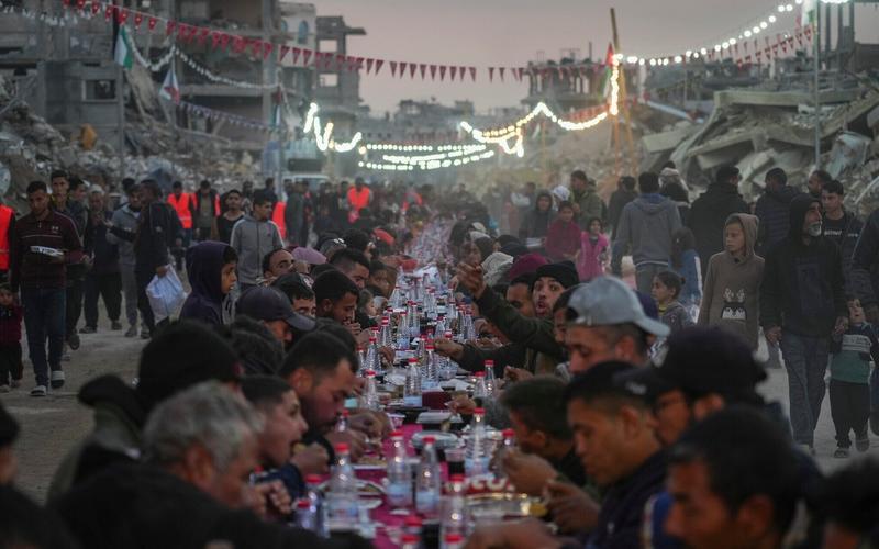 In Gaza, Ramadan’s start overshadowed by war fears as ceasefire’s first phase expires