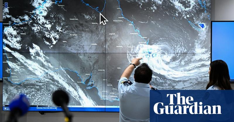 How to prepare for Cyclone Alfred and what to do if it’s too late to leave