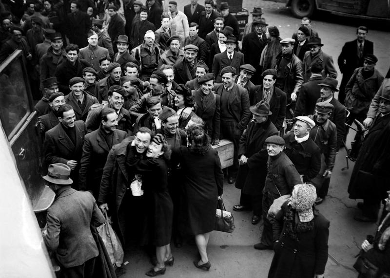 Le retour des pères après la Seconde Guerre mondiale : un tournant dans l’histoire des familles en France ?