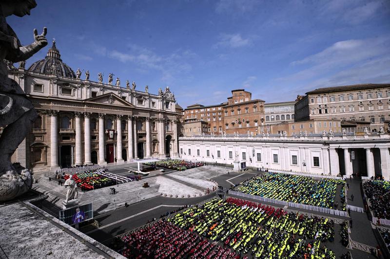 El papa, por el Jubileo del Voluntariado: «El mundo está en manos de poderes malignos»