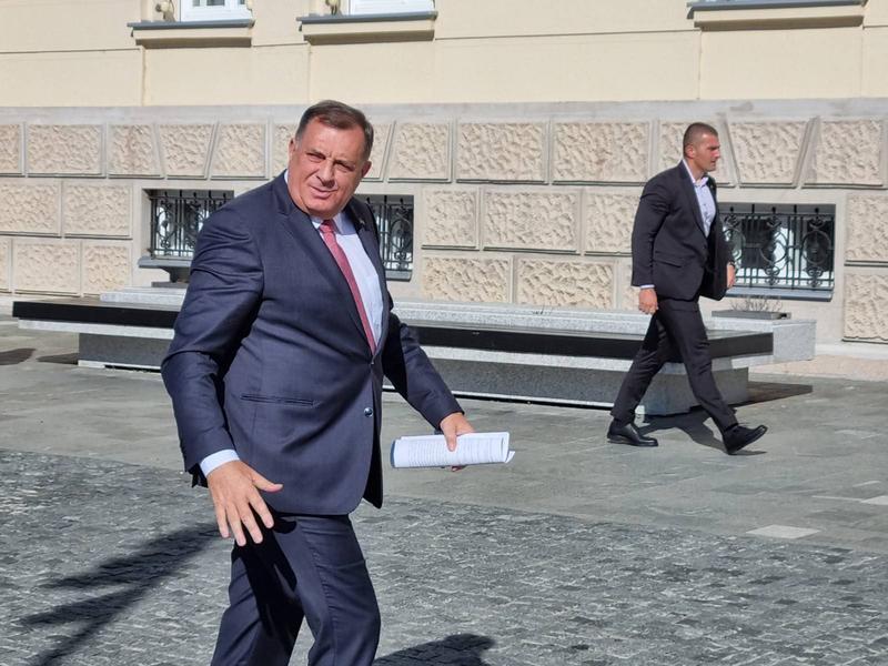 Dodik se oglasio o poruci Ruttea