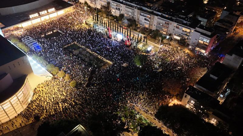 Over 100,000 nationwide protest renewed Gaza fighting, Shin Bet chief’s ouster